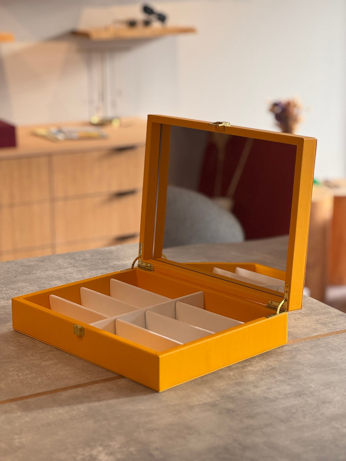 Étuis à lunettes et coffrets organizer: protégez et sublimez vos lunettes de créateurs